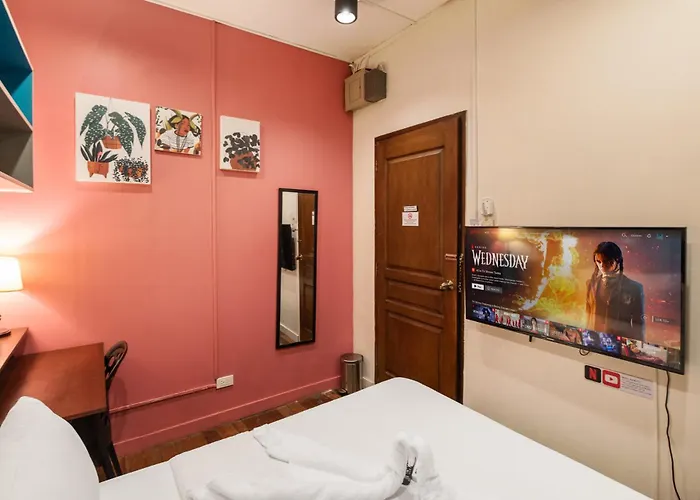 Homestay Homey And Cozey Poblacion Makati S08