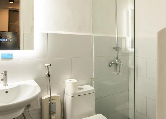 Homestay Homey And Cozey Poblacion Makati S08